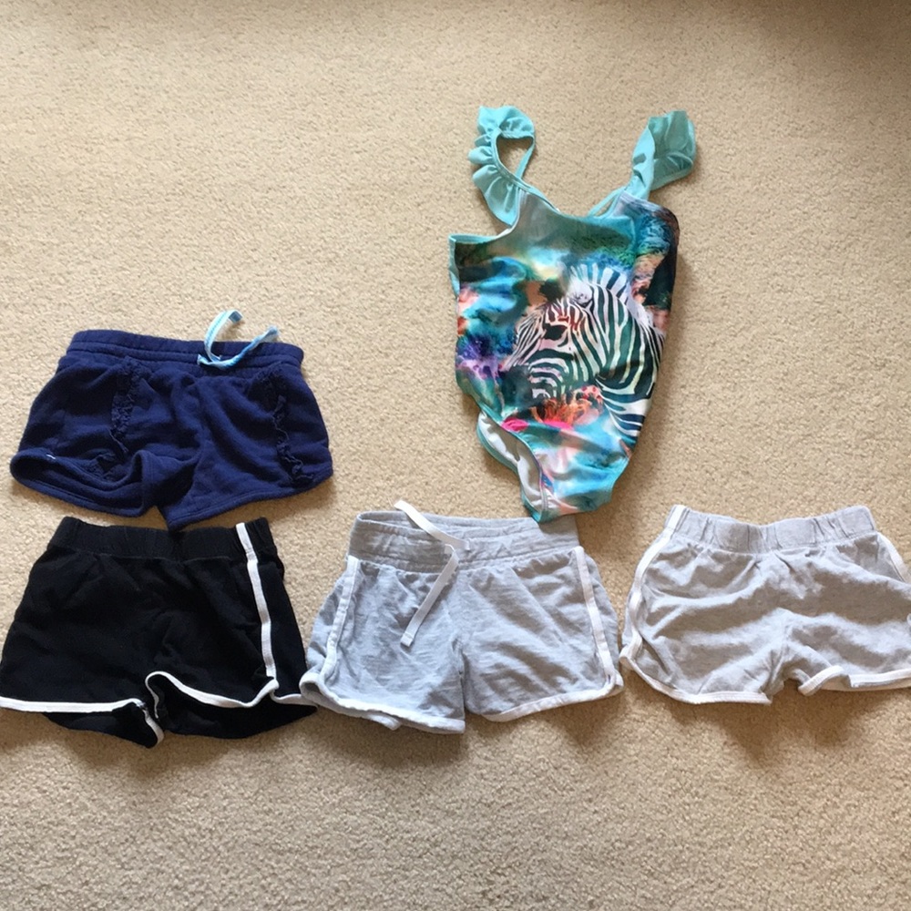 Girls 5T shorts and zebra swim suit